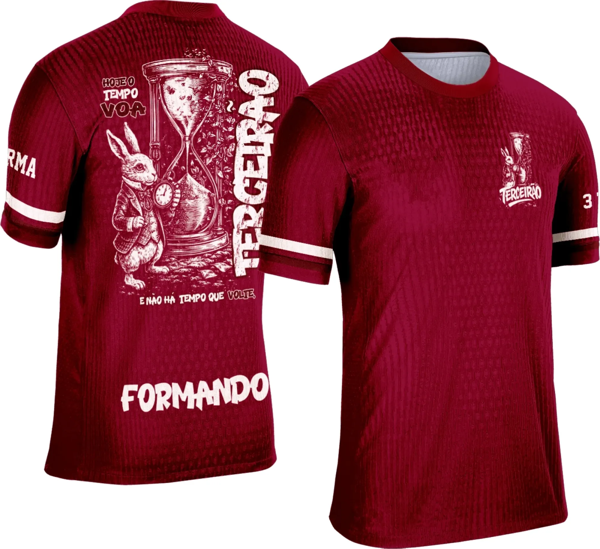 Camiseta unissex preta com logo no peito e estampa grande nas costas mostrando ampulheta e coelho com tema de tempo, ideal para celebrar o terceirão com estilo moderno.