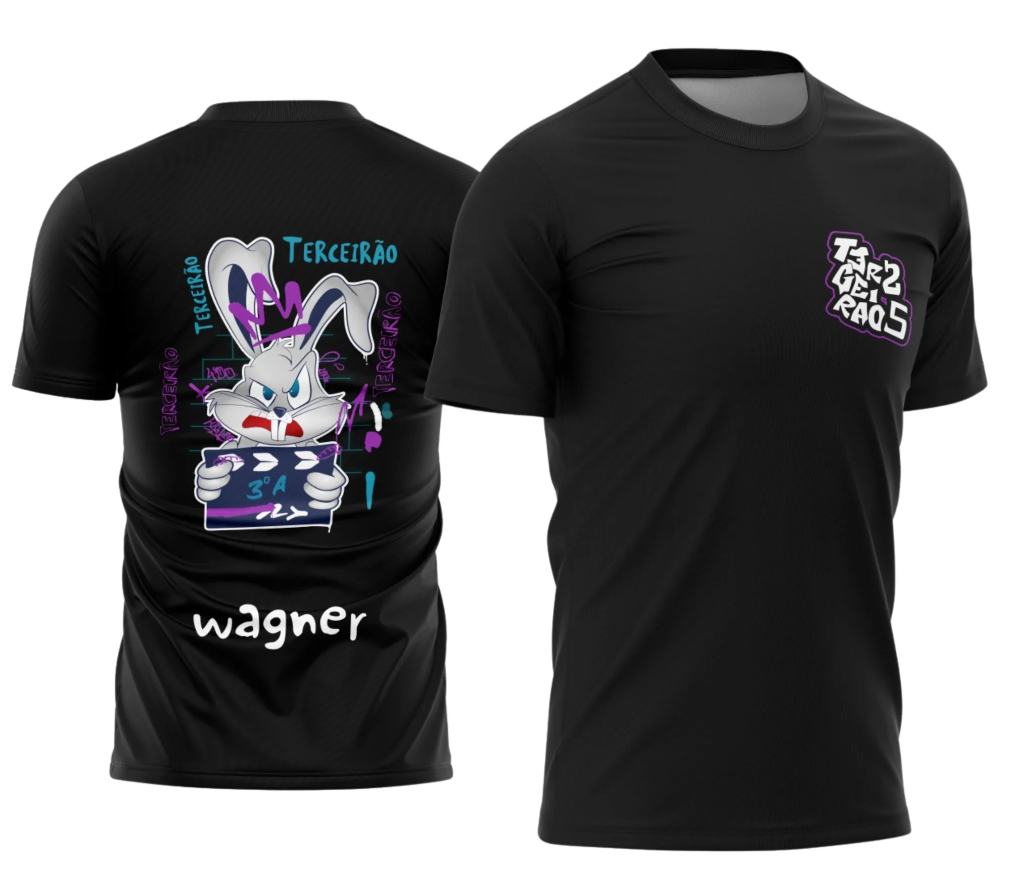 Camiseta unissex preta com logo no peito e estampa grande nas costas mostrando um design de Streetwear inspirado no tema Terceirão Perna Longa, perfeito para estilo urbano e casual.