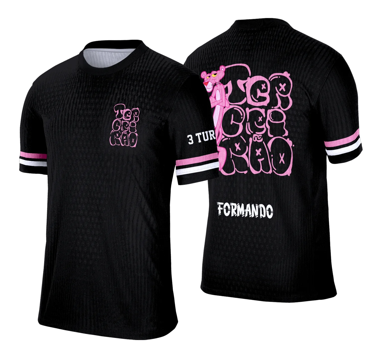 Foto de camiseta unissex preta com logo no peito e estampa grande nas costas com o tema Concluintes Terceirão Pantera Rosa, design chamativo e moderno para celebracao escolar.
