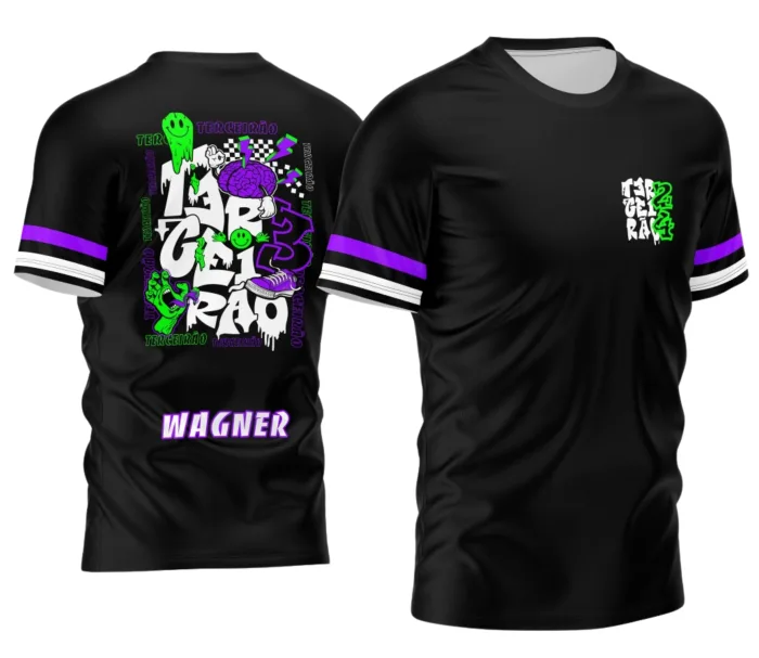 Camiseta unissex com base preta, logo no peito e estampa grande nas costas com design do Terceirão 2026 mostrando uma mão segurando um tênis verde.