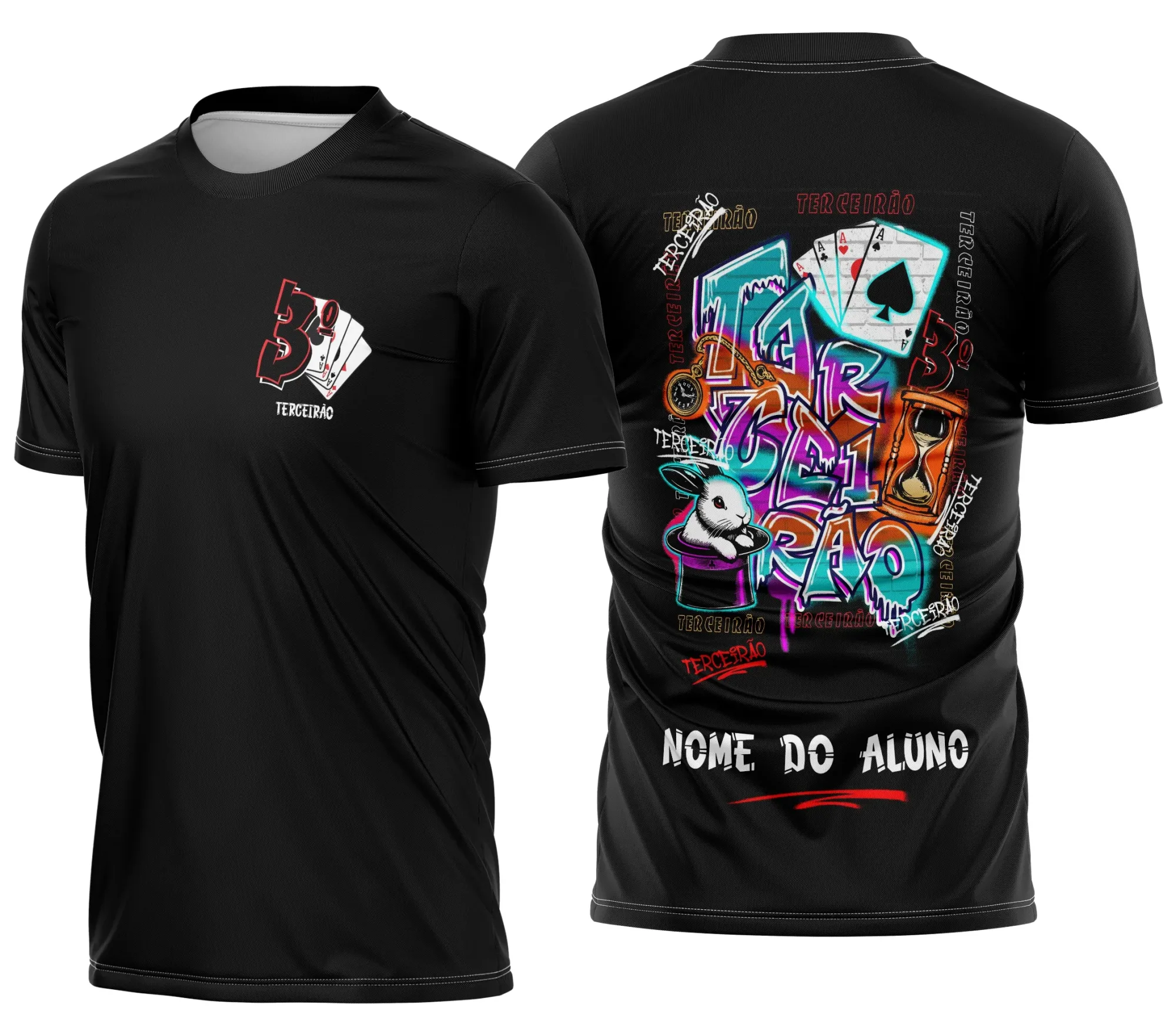 Camiseta unissex preta com logo no peito e estampa grande nas costas do tema Terceirão Coelho e Cartas, destaque para estilo jovem e moderno, ideal para uso casual.