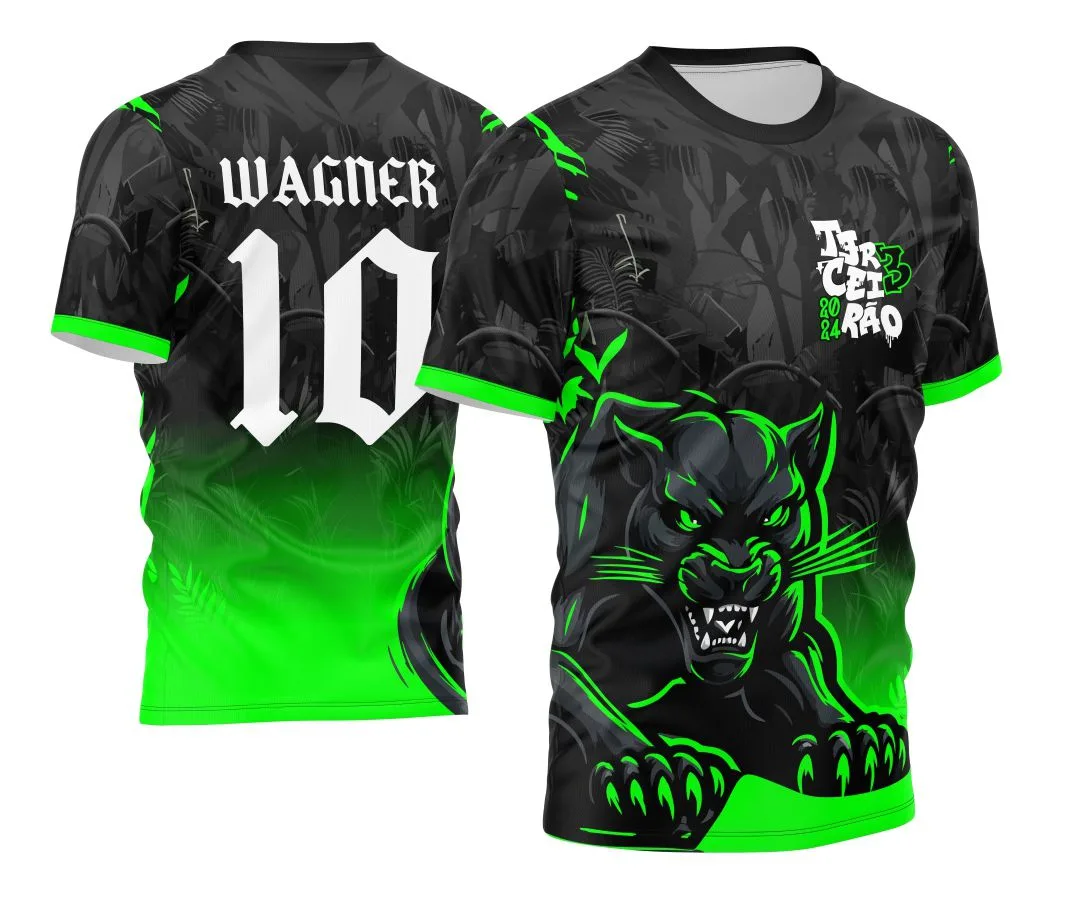 Camiseta unissex preta com logo no peito e estampa grande nas costas com tema Terceirão Pantera Negra em estilo degradê moderno, perfeita para quem quer um visual impactante e atual.