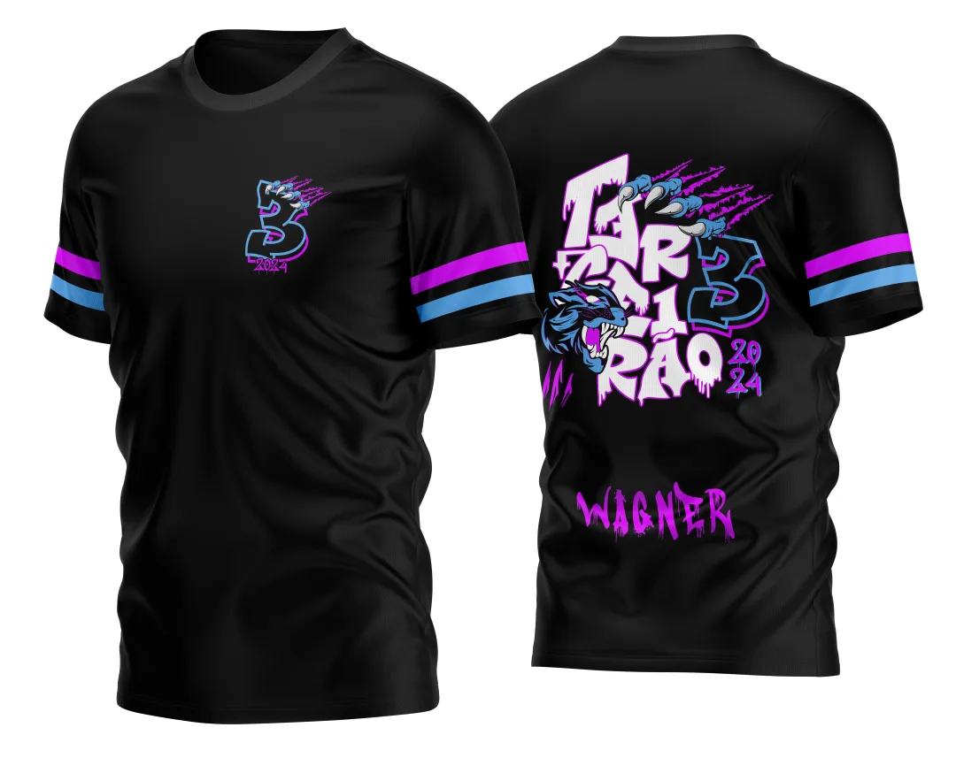 Camiseta unissex preta com logo no peito e estampa grande nas costas, tema Terceirão Pantera Negra 2026, estilo moderno e marcante, perfeita para estudantes.